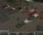 <strong>Grenzpatrouille: Die Simulation</strong>
Die Idee hinter Grenzpatrouille: Die Simulation lässt sich als durchaus bedenklich umschreiben. Primär geht es darum, an der mexikanisch-amerikanischen Grenze die illegale Einwanderung zu unterbinden. Und wenn Sie schon dabei sind, verhindern Sie gleich terroristische Aktivitäten und Drogenhandel. Für sich betrachtet, klingt das spannend. Ist es aber nicht. Da sitzen Sie nun und gucken zu, wie Autos die Grenze passieren, dösen langsam vor sich hin und stellen sich kurz vor dem Einschlafen noch die Frage: „Verdammt, warum machen denn die Polizisten nie das, was ich sage?“. Während Sie schon wegratzen, geben wir die Antwort: Weil sie a.) mit wenig *huuhaa* Hirn ausgestattet sind und b.) die Steuerung derart schwamm … *zzzZZZzzz*
