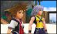 <strong>Kingdom Hearts</strong> spielt grundsätzlich erst einmal nicht im Weltraum. Kommt es jedoch zum Reisen zwischen den verschiedenen Disney-Welten, dann springt ihr an Bord des Gummischiffs. Und wenn unterwegs zu große Gefahren lauern, dann baut ihr euer Schiff einfach nach Belieben im Hangar neu zusammen.