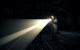 <strong>Alan Wake</strong> benutzt seine Taschenlampe nicht nur als Lichtquelle, sondern auch als Waffe. Mit dem hellen Lichtstrahl bekämpft er die schrecklichsten Gegner.