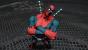 Schräge Action und schroffe Sprüche: Der totale Gegensatz zum Pinguin. Als Anti-Superheld <strong>Deadpool</strong> hört sich Nolan North eher an wie ein 17 Jähriger auf Speed. Gleichzeitig vertonte er noch Deadpools multiple Persönlichkeiten, eine Dreifachrolle sozusagen!