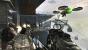Call of Duty: Black Ops 2 Revolution Preview - Der Weg um die Seilbahnstation bietet keinerlei Deckung gegen feindliches Feuer - wohl dem, der wie der Gegner vor uns einen ballistischen Schild im Gepäck hat.