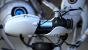 <strong>Portal Gun</strong> (Portal) - Selbstverständlich darf diese experimentelle "Waffe" in dieser Liste nicht fehlen. Die Portal Gun ist ein wesentlicher Bestandteil des Spielkonzepts, denn mit ihr könnt ihr Portale öffnen und schließen, um weite Entfernungen zurückzulegen oder Gegenstände in eure Reichweite zu befördern.