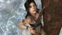 Lara mit aktivierten Tress-FX-Haaren am PC.