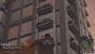 Belltown - Versteckte Kamera: wendet euch dem Apartment-Gebäude mit der "Moderno"-Aufschrift zu, die Kamera befindet sich am 3. Balkon von unten.