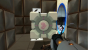 Unser einziger Freund in <strong>Portal</strong> ist und bleibt nun einmal der Companion Cube oder auch Begleiter Würfel. Es ist nur ein Gegenstand und dennoch fühlen wir uns mit ihm verbunden und leiden mit ihm, wenn GlaDOS mal wieder eines ihrer Spielchen treibt.