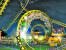 Gerade bei Dunkelheit spielt die 3D-Grafik von Rollercoaster Tycoon 3 ihre Stärken aus: Der komplette Park und jede einzelne Attraktion sind spektakulär ausgeleuchtet.