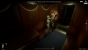 République Remastered - Hope ist nicht wehrlos. Mit Elektroschockern oder wie hier gezeigt Pfefferspray könnt ihr Wachen begrenzt abwehren.