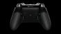 Unterseite des Xbox Elite 2 Controllers: Die beiden ovalen grünen Schalter dienen zum Anpassen der Trigger-Auslösewege. Die kreisrunden grünen Stellen sind Buttons, die man nutzen kann, wenn man direkt daneben die passenden Paddles einsteckt.