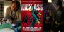 Warum nicht ein Superheld sein? Kick-Ass, Hit-Girl und Big Daddy legen sich mit den Verbrechern von New York an - unversehrt wie in Comics kommt dabei aber niemand davon.