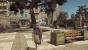 Hitman: Episode 2, Sapienza - Agent 47 in Hippie-Verkleidung ist ja gut und schön, doch mit der offen getragenen Waffe zieht ihr sofort die Aufmerksamkeit auf euch.