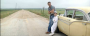 Der aus dem Knast entflohene Butch Haynes, freundet sich mit seinem Kidnapper-Opfer Phillip an ("Perfect World")
