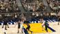 NBA2K19 im Test:&nbsp;Die Verteidigung agiert stark verbessert, doch mit einem Pick-and-Roll-Spielzug konnten wir unseren abrollenden Mitspieler in der Zone freispielen.