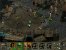 Der Marktplatz im Stock ist ein wunderbares Beispiel für die Leistungsfähigkeit der Infinity-Engine, die mühelos ein Dutzend verschiedener Charaktere darstellt. Ein Großteil der Spielwelt von Planescape: Torment wirkt erfreulich lebendig.<br> &nbsp;