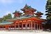 Wunderschöne Tempel wie den Heian-jingū gibt es zuhauf in Kyoto - und ihr dürft viele von ihnen gratis besuchen, solange ihr nicht die innersten Räume oder Gärten besuchen wollt.