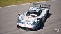 Der Porsche 911 GT1 aus dem Jahr 1998 hat in Rennsimulationen noch Seltenheitswerts. In Rennsport kann er mit dem März-Update um die Strecken bewegt werden.