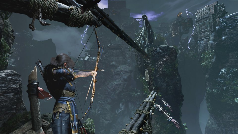 Lara Croft zielt mit dem Bogen