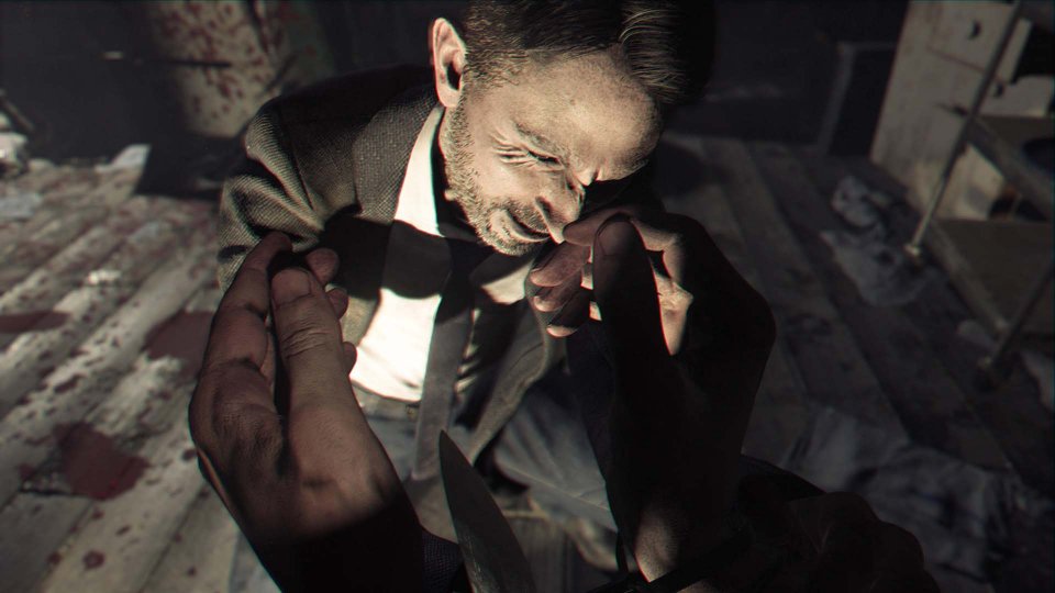 Capcom kündigte Resident Evil 7 Biohazard auf der Electronic Entertainment Expo 2016 offiziell an. Ein Jahr zuvor präsentierte man bereits die VR-Kitchen-Demo. In dieser schlüpft man in die Haut von Clancy Jarvis, der gefesselt von einer unbekannten Frau mit einem Messer malträtiert wird.