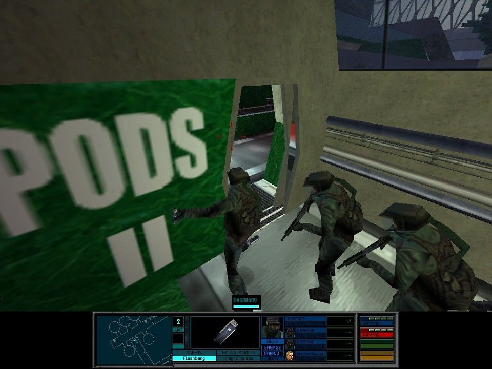 Drei Soldaten neben einem Schild, auf dem "Pods II" steht