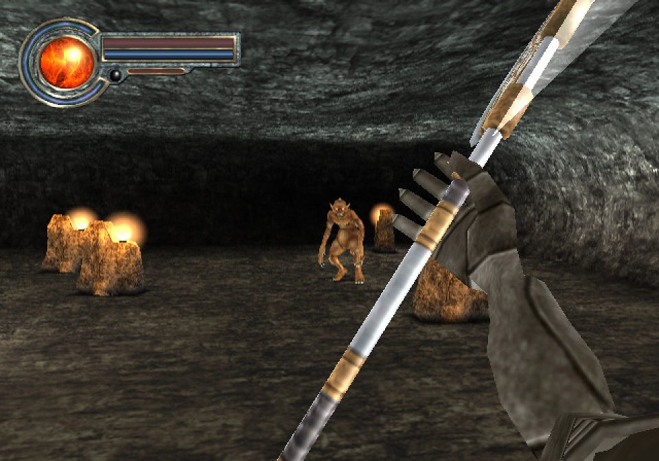 Der Spieler holt mit seiner Axt zum Schwung aus. Im Hintergrund lauert ein Goblin.
