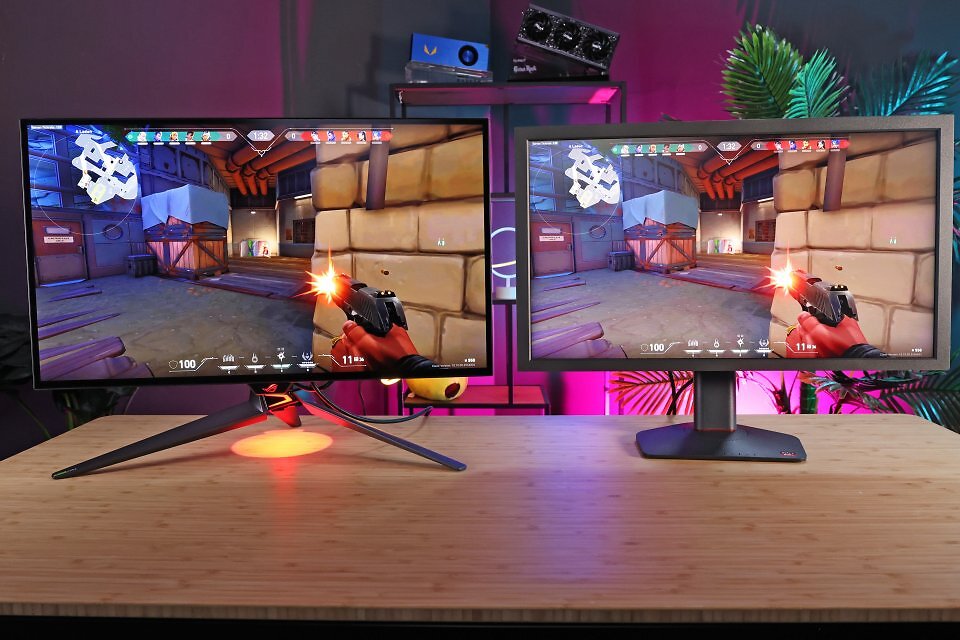 Links OLED, rechts TN: Die bessere Kontrast- und Farbwiedergabe bleibt der modernen OLED-Technik vorbehalten.