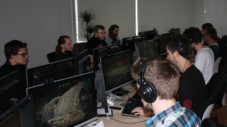 Fünf Leser und fünf Entwickler zockten in gemischten Teams einen Nachmittag lang mit- und gegeneinander zig Mehrspielerpartien Dreadnought.