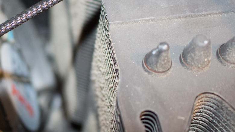 CPU-Kühler: die Lamellen sind mit viel feinem Staub bedeckt