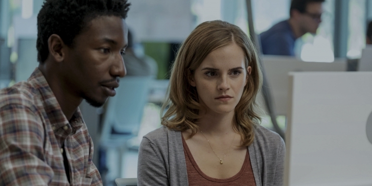 Mae wird beim Konzern "The Circle" angestellt.