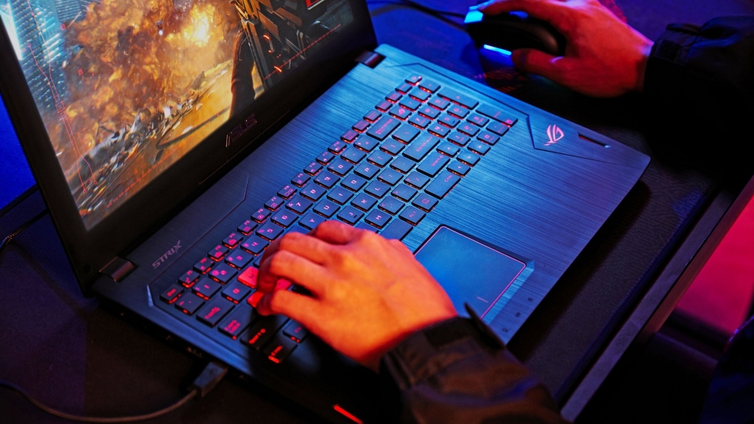 25 Jahre PC Games: Jubiläumsgewinnspiel, Tag 12 - Gewinnt einen tollen Gamer-Laptop von Republic of Gamers