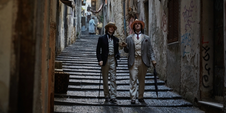 "The Happy Prince" (2018) - Oscar Wilde beim Spaziergang mit Lord Alfred "Bosie" Douglas